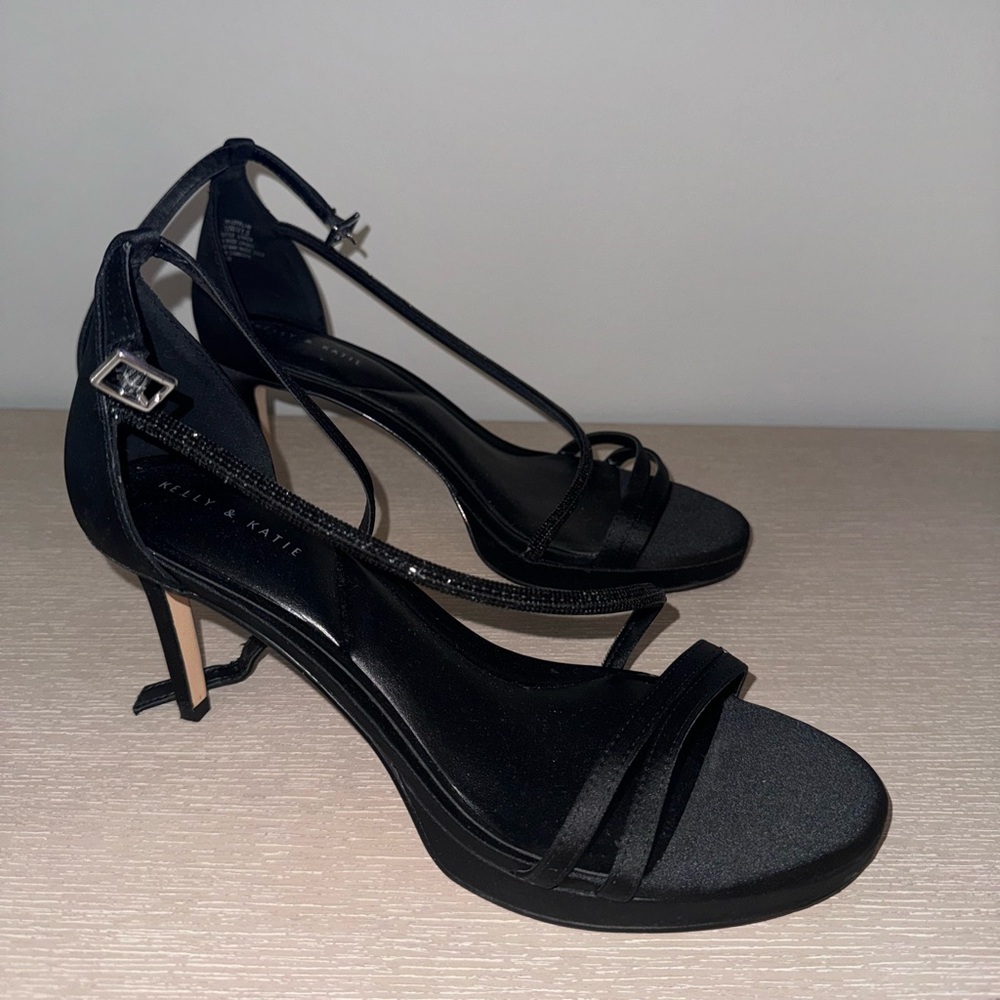 Kelly & Katie Elegant Black Heels